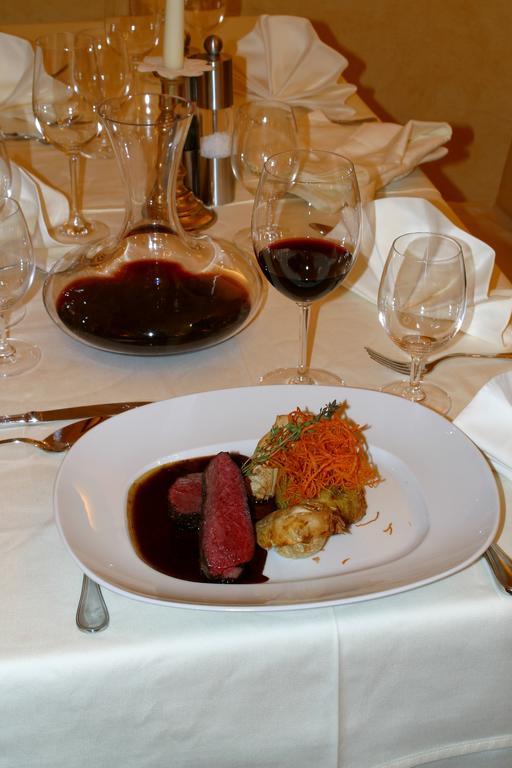 Hotel Restaurant Das Roessl Windischgarsten Bagian luar foto